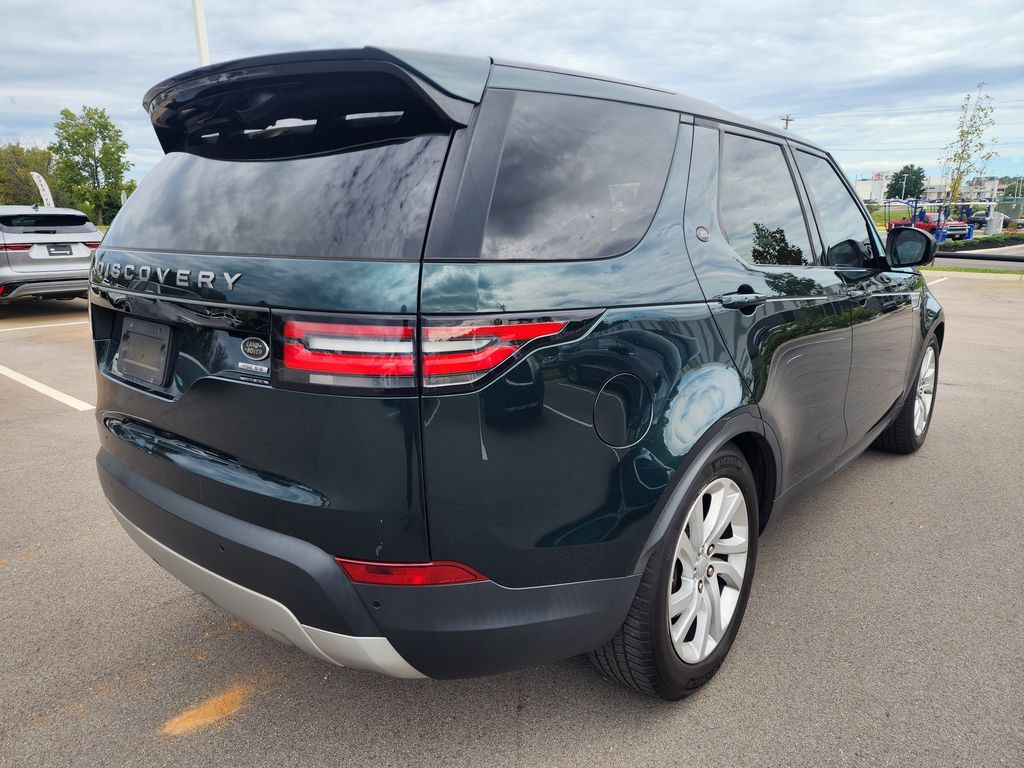 2017 Land Rover Discovery HSE photo 2