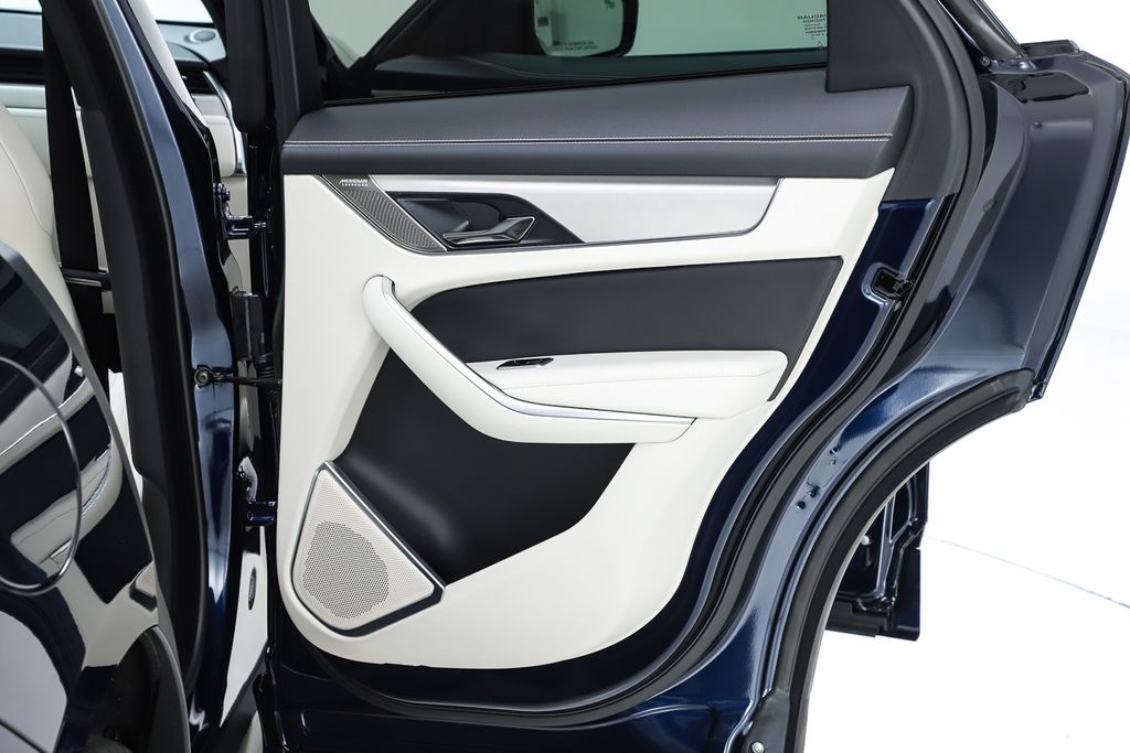 2026 Jaguar F-Pace R-Dynamic S - Photo 32