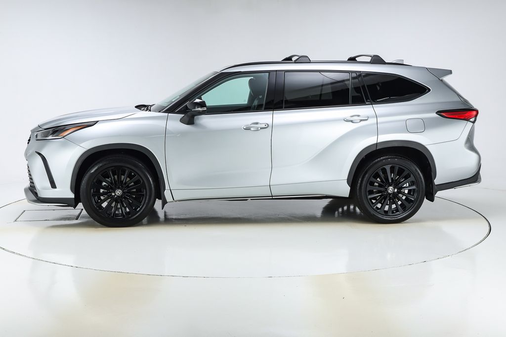 2023 Toyota Highlander XSE photo 2