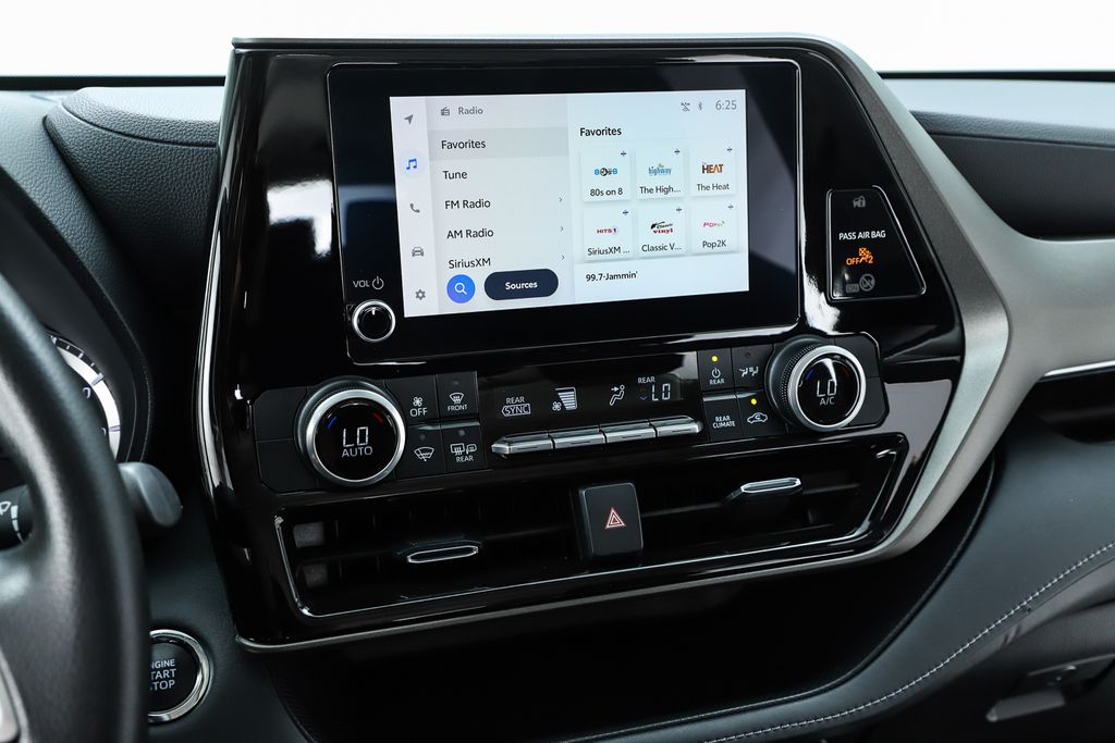 2023 Toyota Highlander L - Photo 30