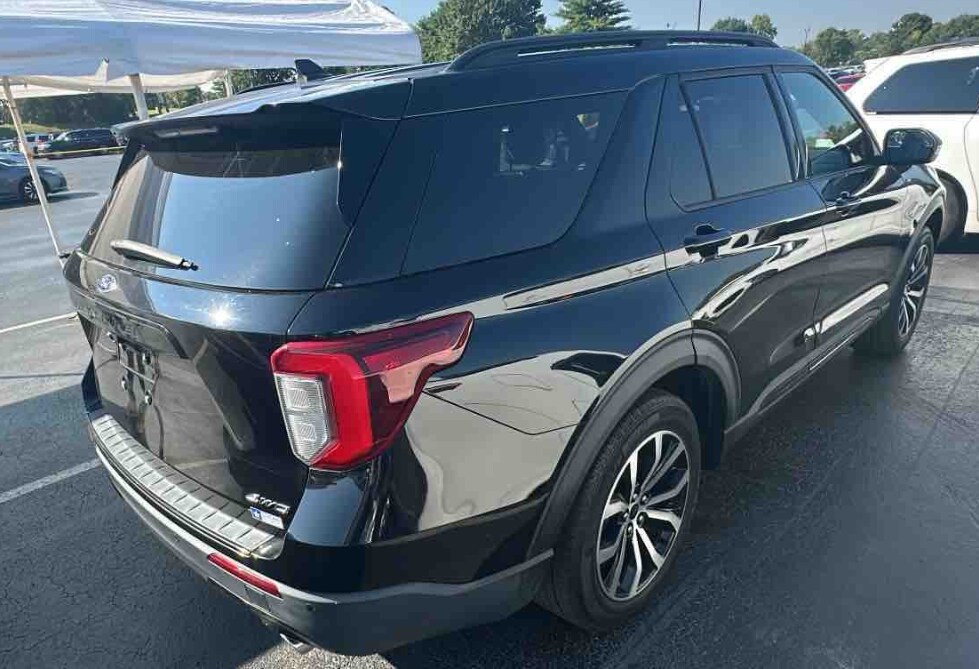 2022 Ford Explorer ST-Line photo 3