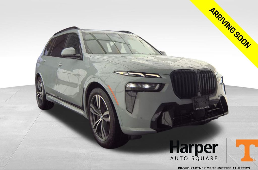 2023 BMW X7 40i's photo