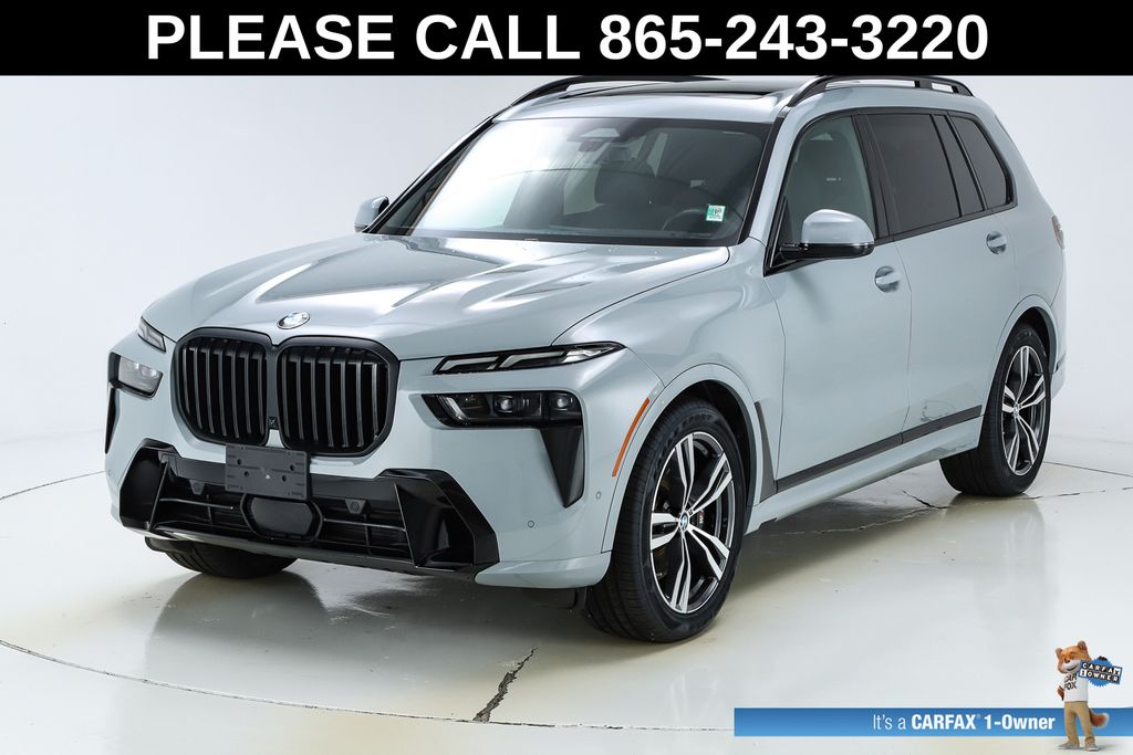 2023 BMW X7 40i's photo