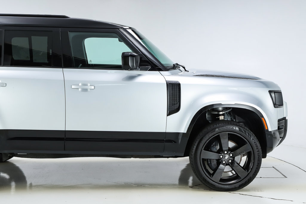 2023 Land Rover Defender X-Dynamic SE - Photo 15