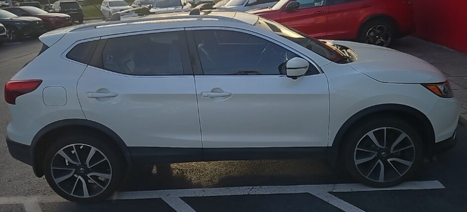 2017 Nissan Rogue Sport SL photo 3