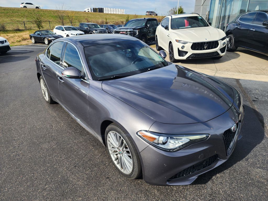 2017 Alfa Romeo Giulia Ti photo 2