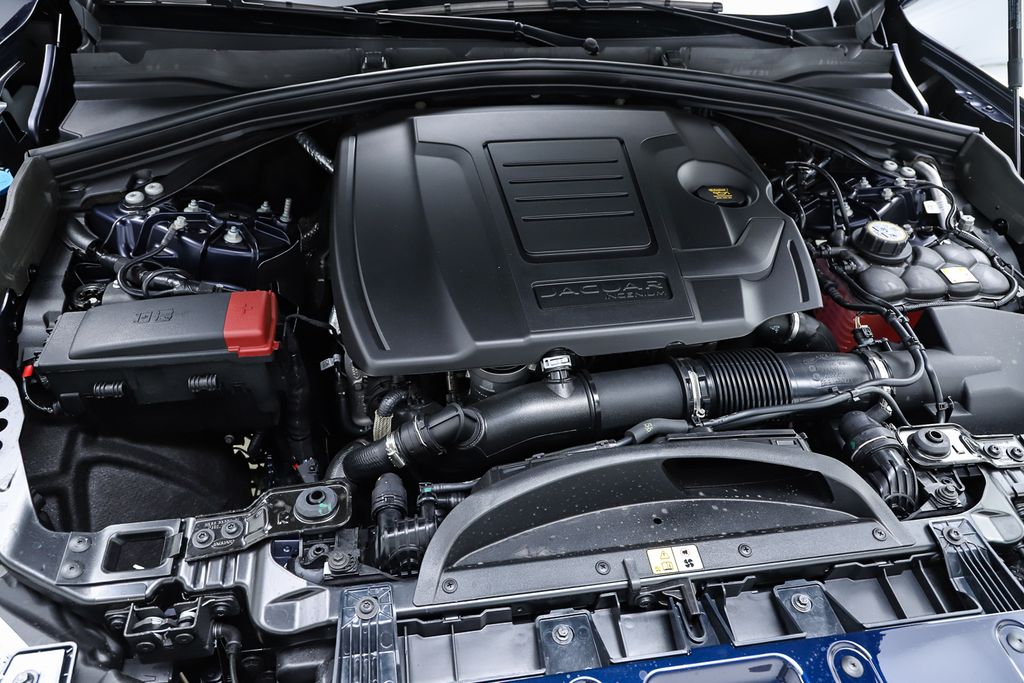 2026 Jaguar F-Pace R-Dynamic S - Photo 29