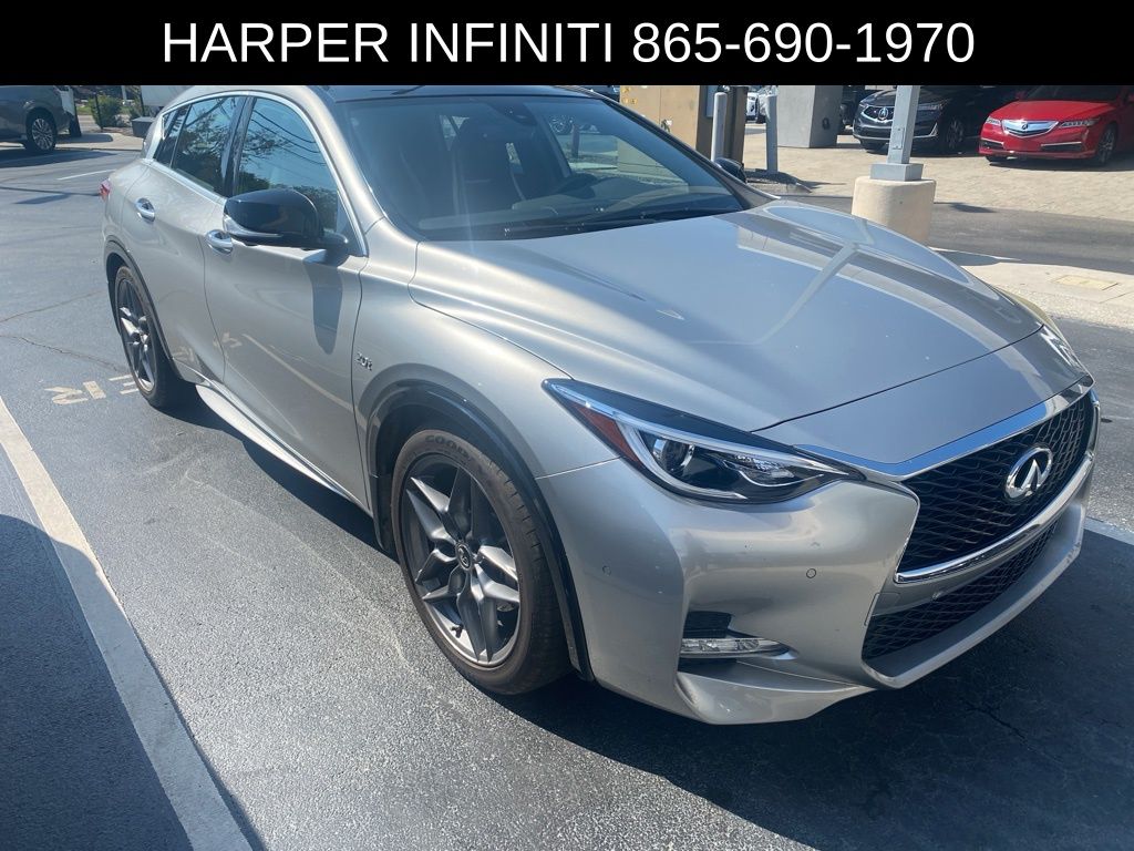 2017 Infiniti QX30 Sport photo 4