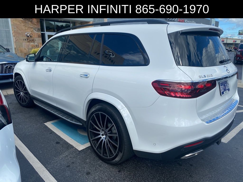 2025 Mercedes Benz GLS 580 4MATIC photo 2