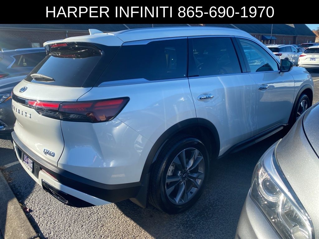 2025 Infiniti QX60 Luxe photo 3