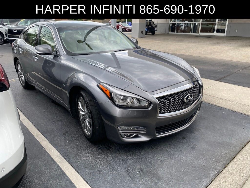 Used 2015 INFINITI Q70 3.7 Sedan