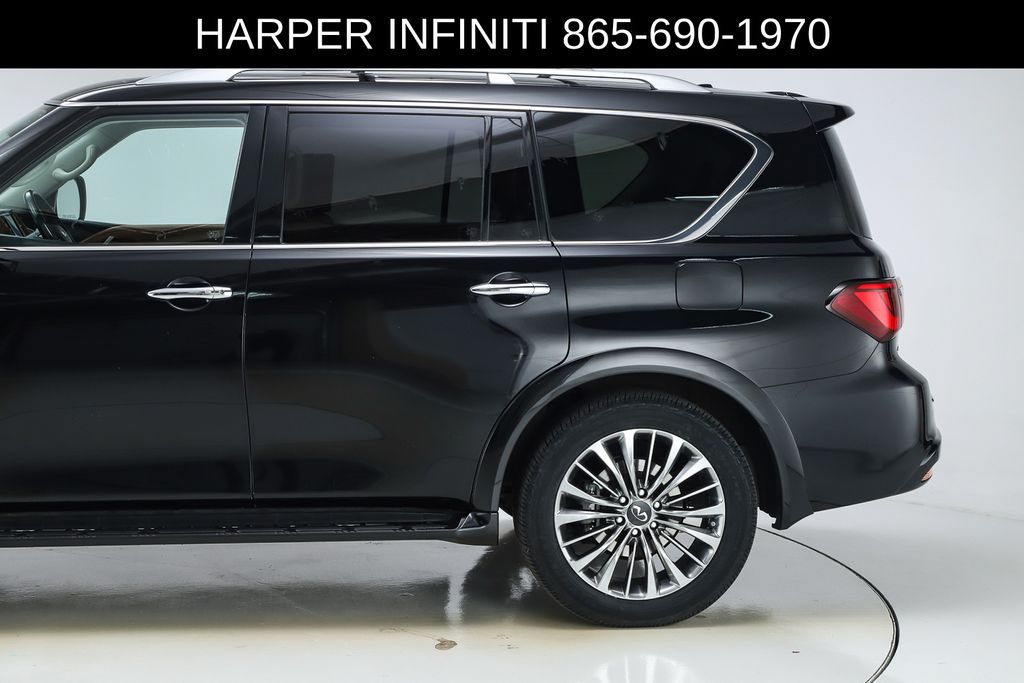 2020 Infiniti QX80 Luxe photo 3
