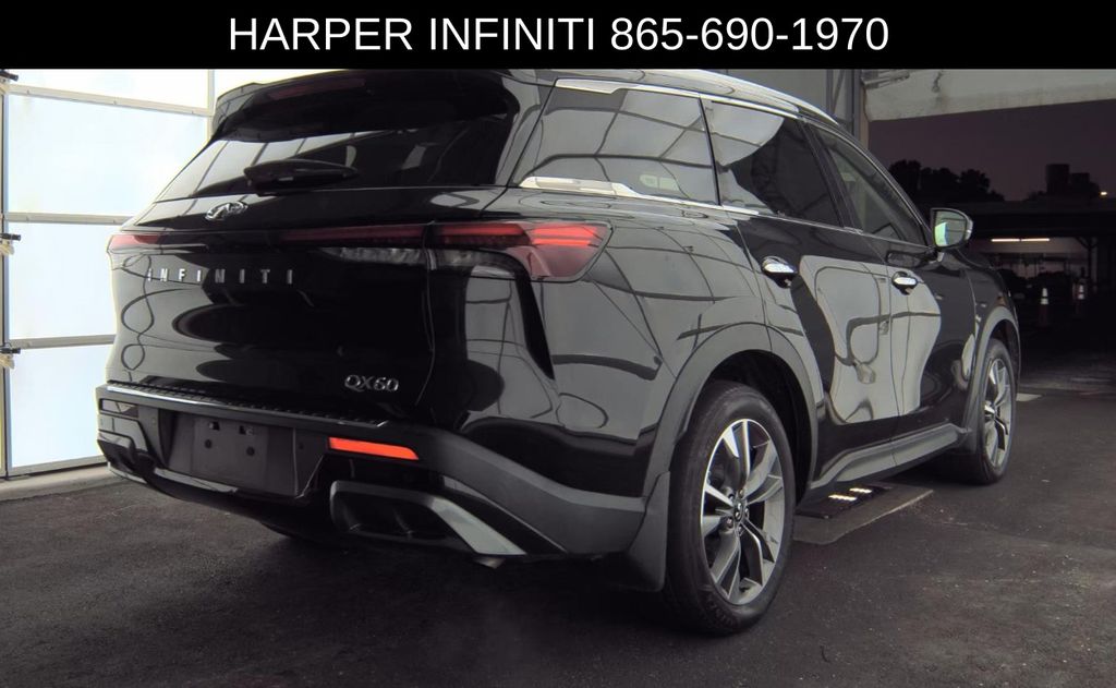 2022 Infiniti QX60 Luxe photo 3