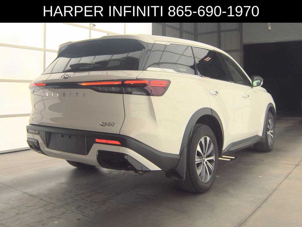 2025 Infiniti QX60 Pure photo 3