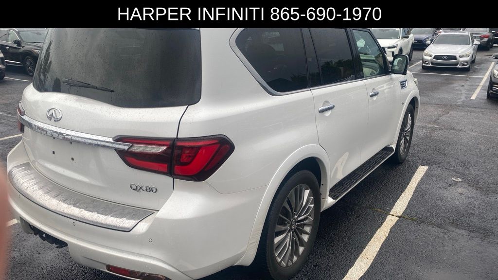 2019 Infiniti QX80 Luxe photo 2