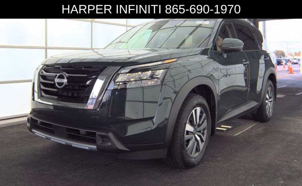 Used 2025 Nissan Pathfinder SL SUV
