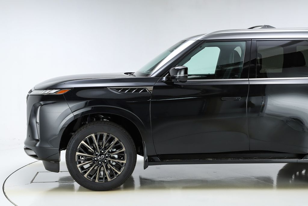 2025 Infiniti QX80 photo 3
