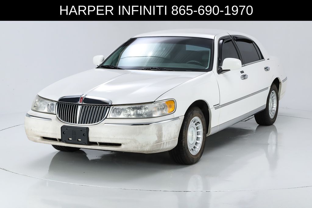 Used 2000 Lincoln Town Car Executive