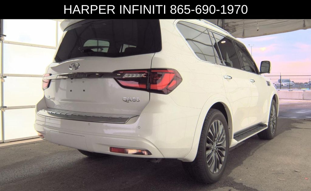 2023 Infiniti QX80 Premium Select photo 3