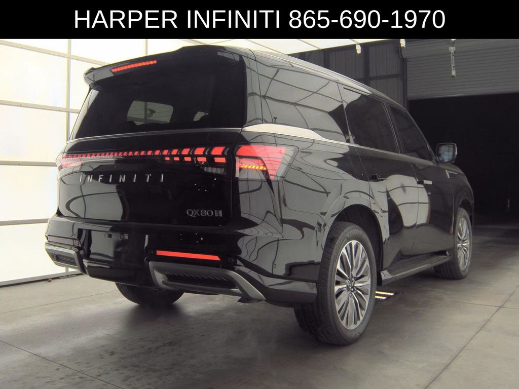 2025 Infiniti QX80 Luxe photo 2