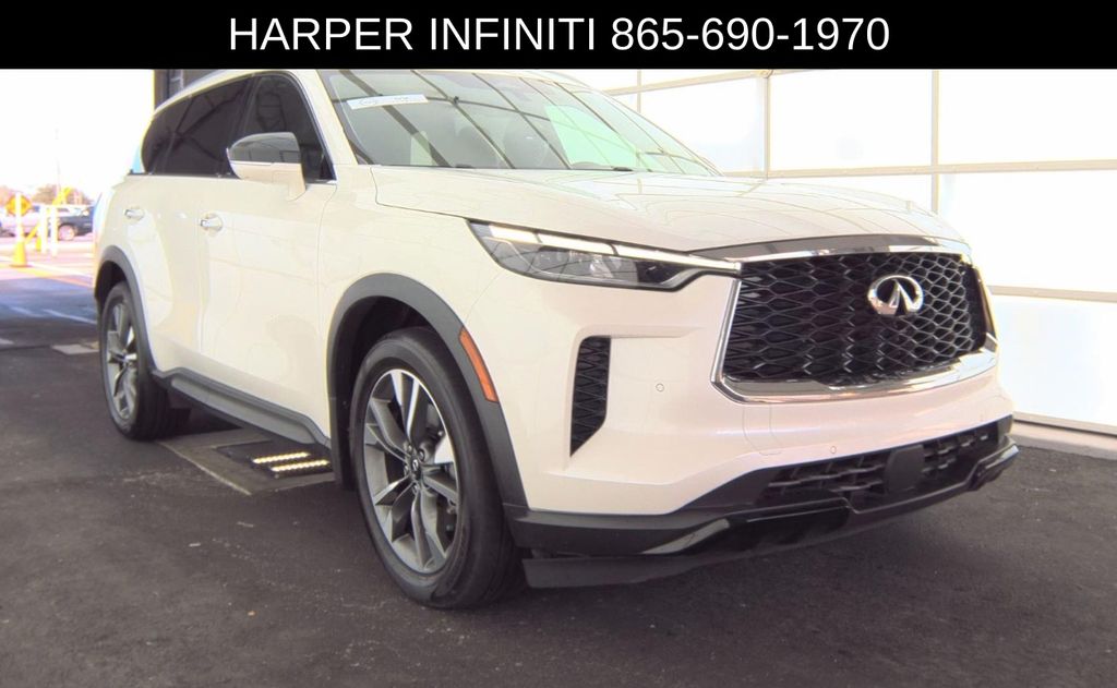 2023 Infiniti QX60 Luxe photo 3