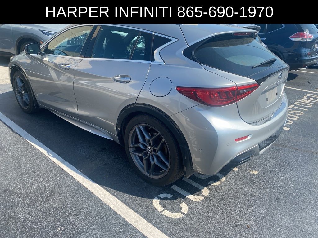 2017 Infiniti QX30 Sport photo 2
