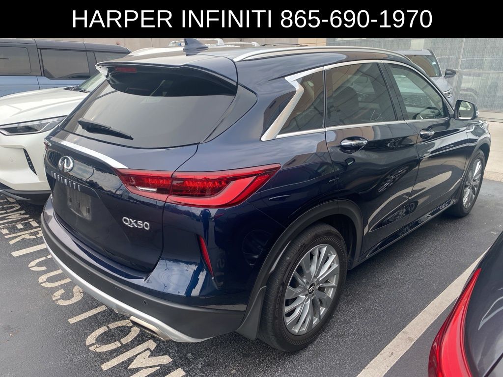 2023 Infiniti QX50 Luxe photo 3