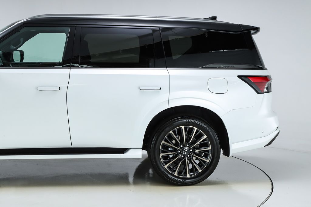 2026 Infiniti QX80 photo 2