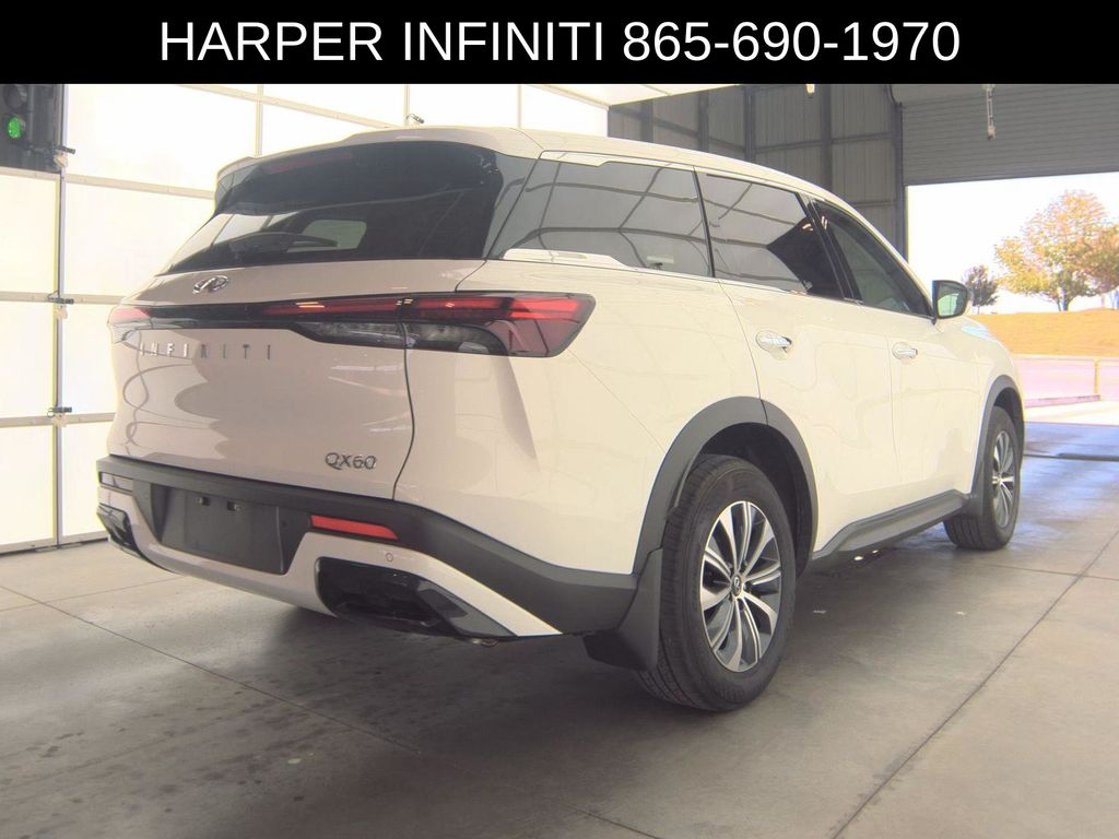 2025 Infiniti QX60 Pure photo 3