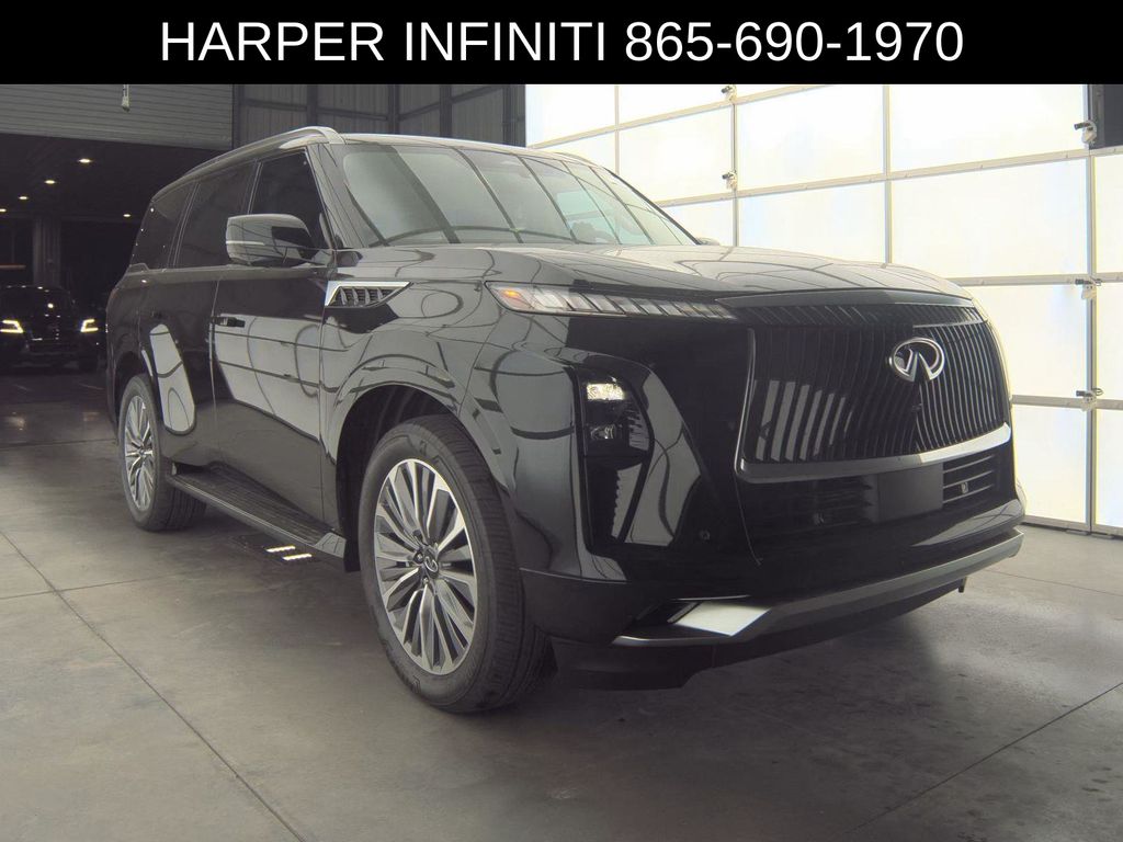 2025 Infiniti QX80 Luxe photo 3