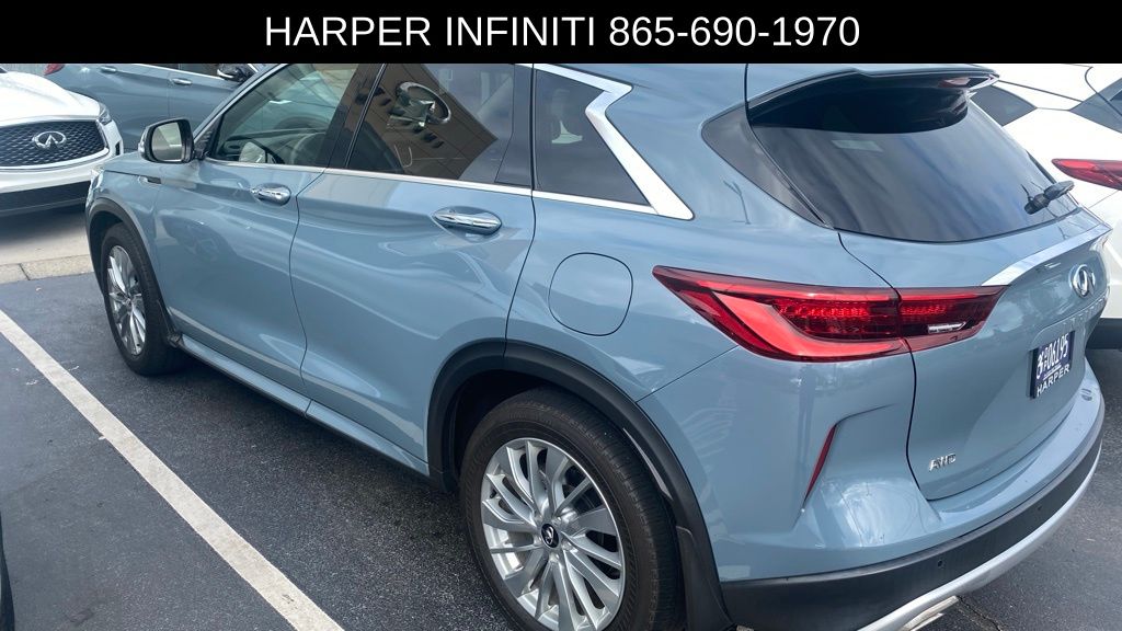 2023 Infiniti QX50 Luxe photo 2