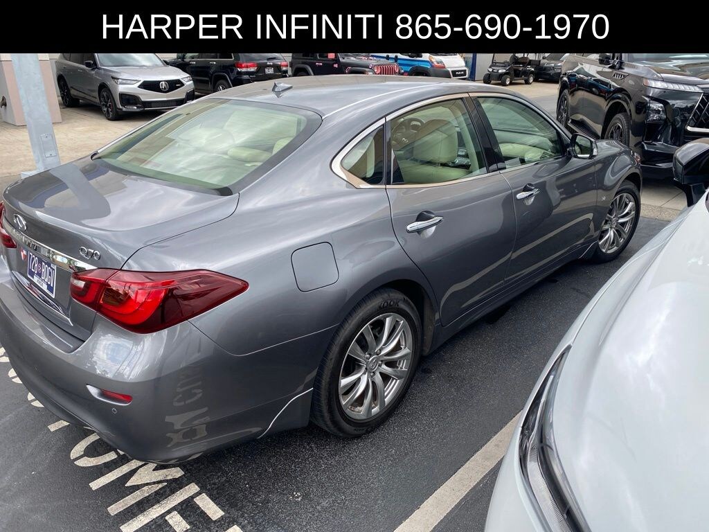 Used 2015 INFINITI Q70 3.7 Sedan