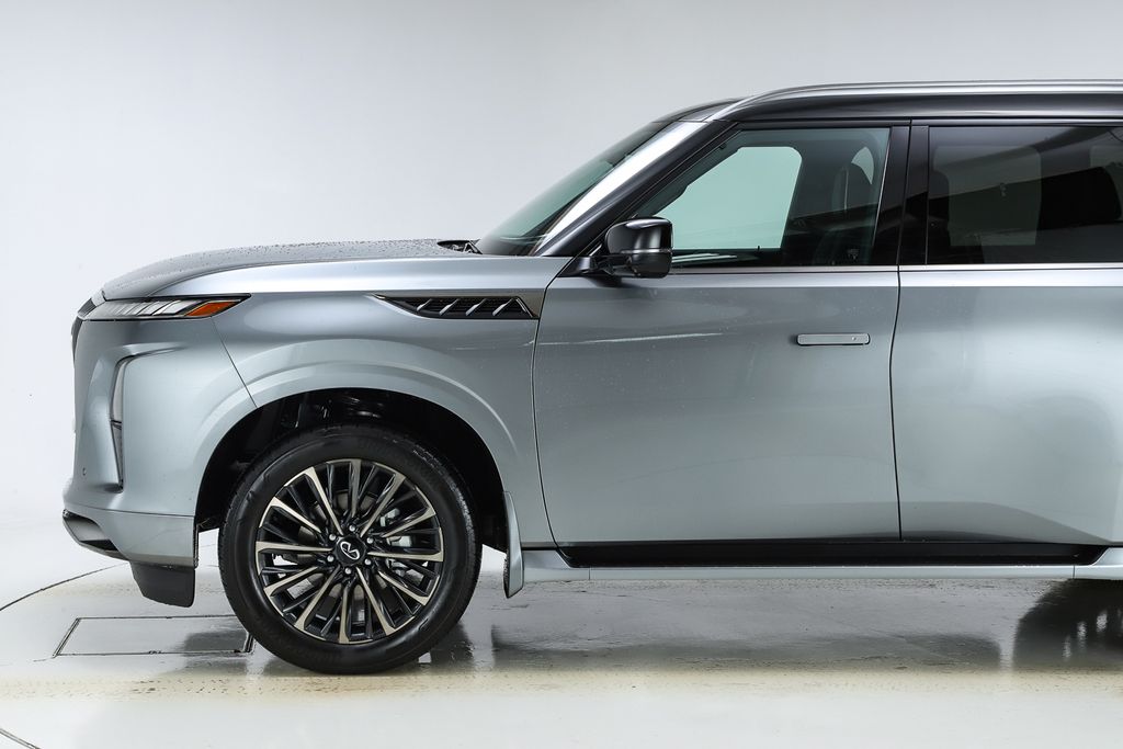 2026 Infiniti QX80 photo 2
