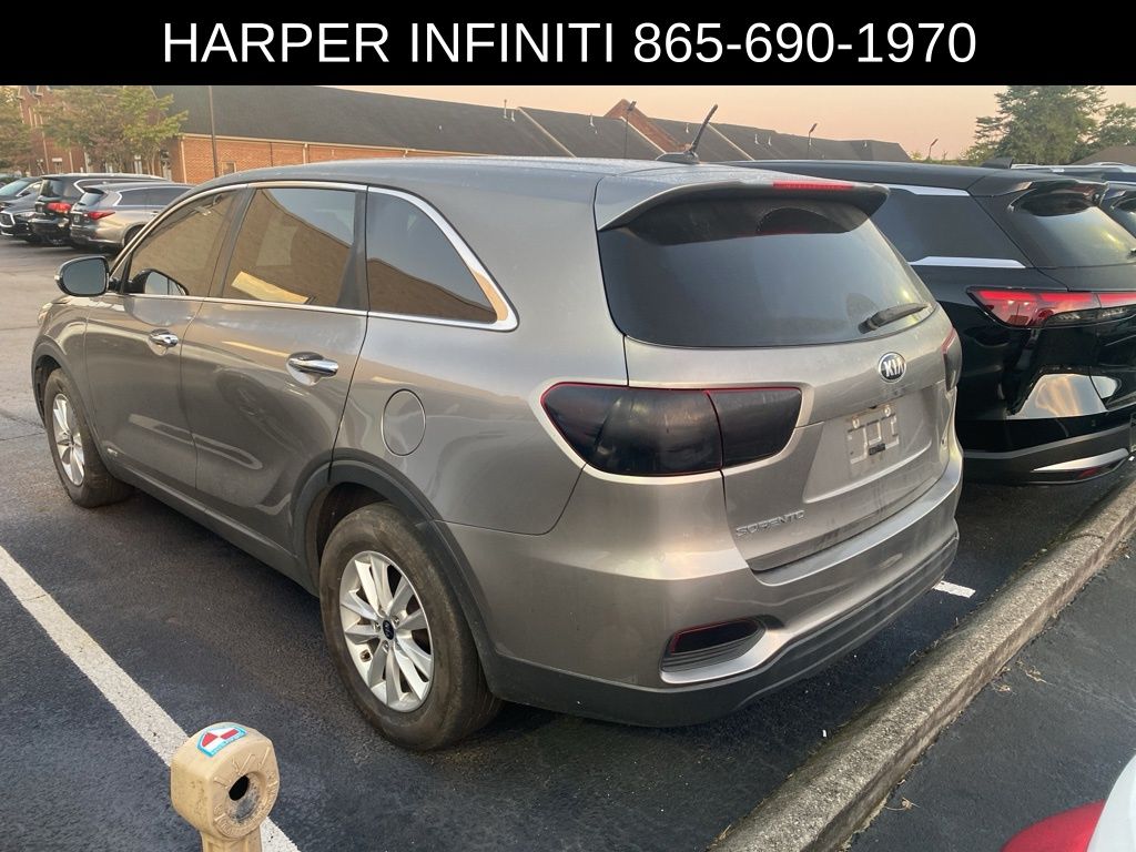2019 Kia Sorento LX photo 2