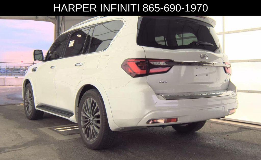 2023 Infiniti QX80 Premium Select photo 2