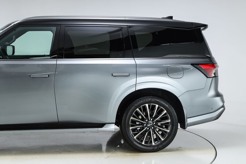 2026 Infiniti QX80 photo 3