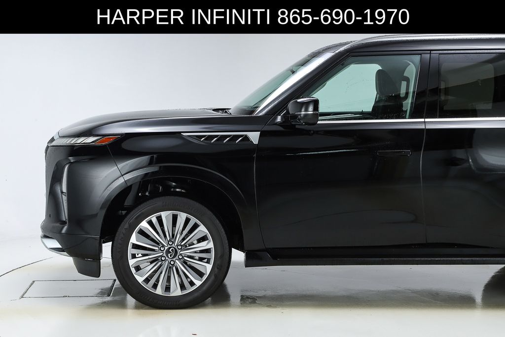2025 Infiniti QX80 Luxe photo 3