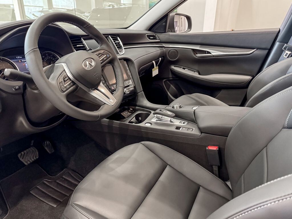 New 2025 INFINITI QX50 PURE SUV