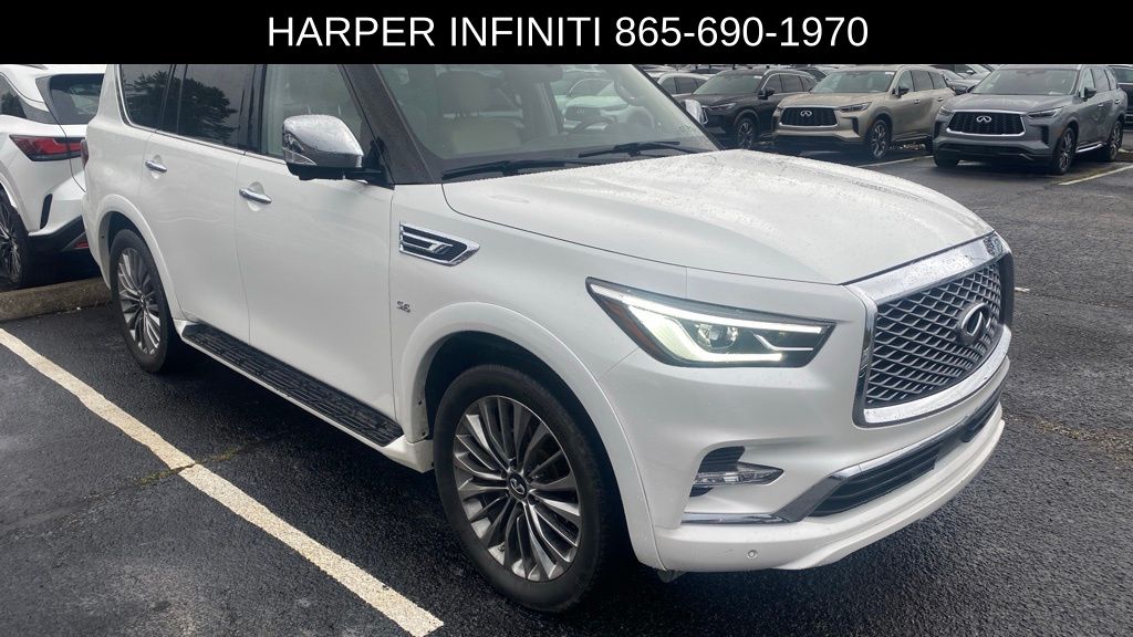 2019 Infiniti QX80 Luxe photo 3