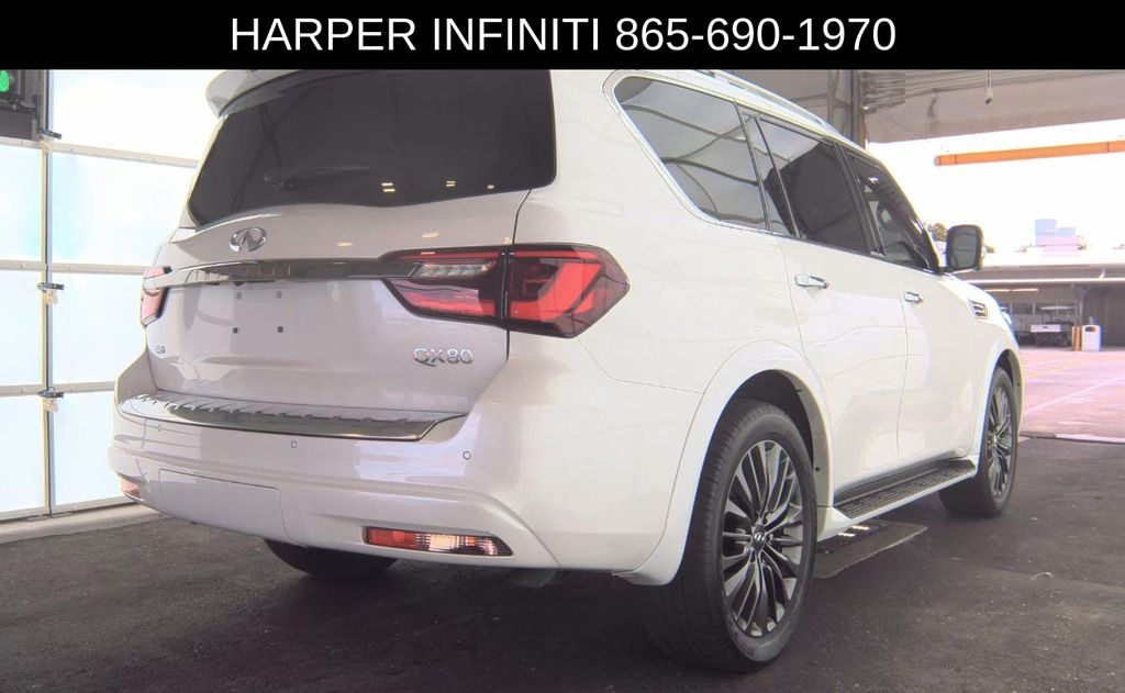 2023 Infiniti QX80 Premium Select photo 2