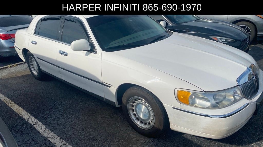 Used 2000 Lincoln Town Car Executive Sedan