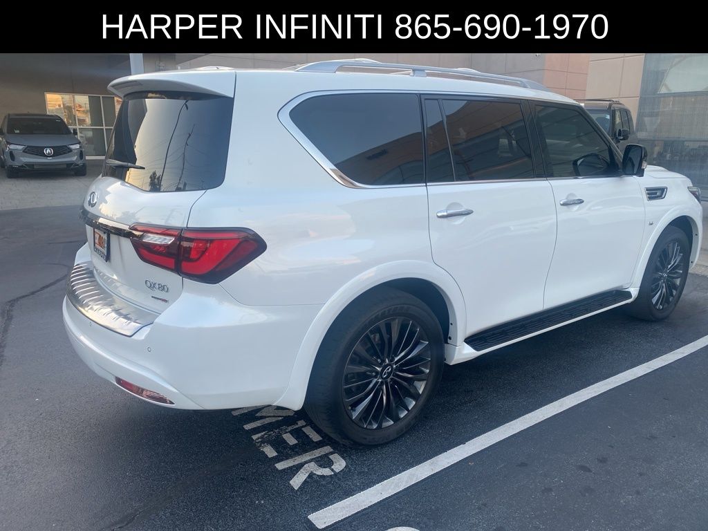 2020 Infiniti QX80 Luxe photo 3