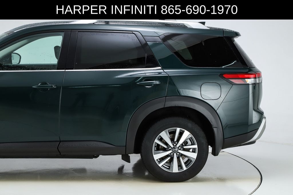 Used 2025 Nissan Pathfinder SL SUV