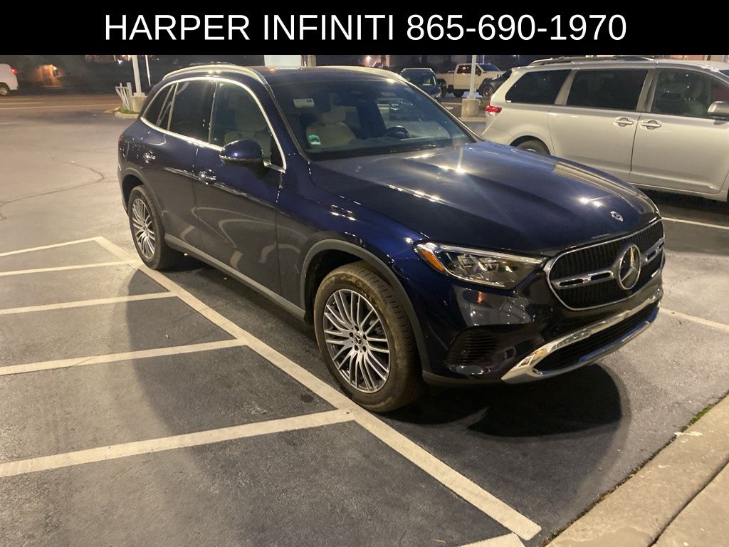 2024 Mercedes Benz GLC 300 photo 4