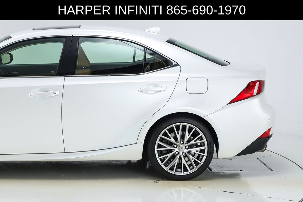 2016 Lexus IS 200t photo 4