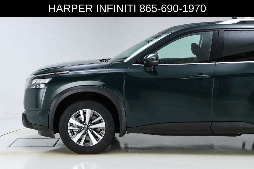 Used 2025 Nissan Pathfinder SL SUV