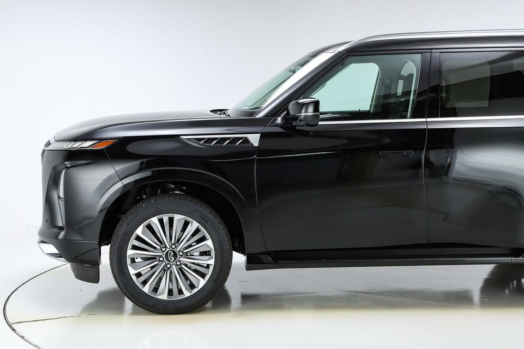 2025 Infiniti QX80 Luxe photo 3