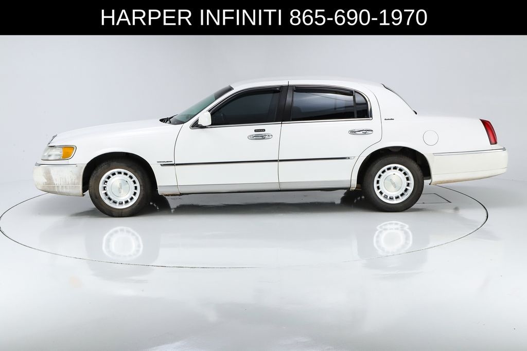 Used 2000 Lincoln Town Car Executive Sedan