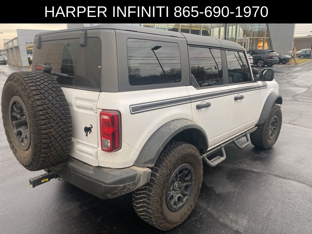 2023 Ford Bronco Black Diamond photo 2