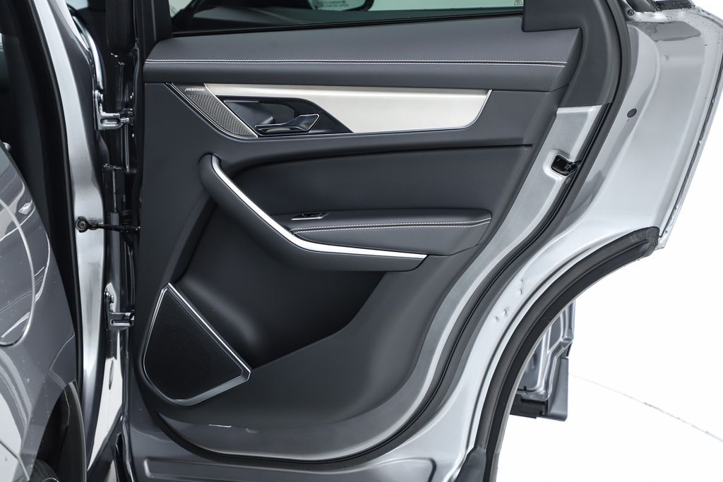 2026 Jaguar F-Pace R-Dynamic S - Photo 33